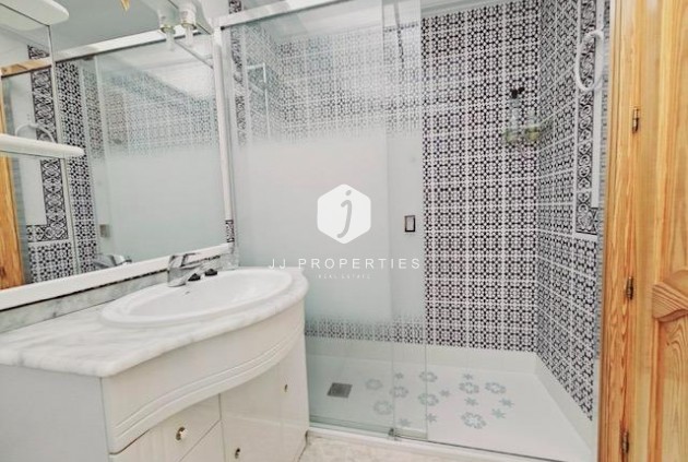 Resale - Villa -
Guardamar del Segura - Guarmar Del Segura