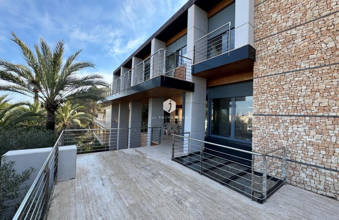 Resale - Villa -
Orihuela Costa - Altos De Campoamor