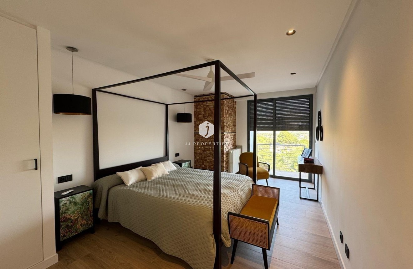 Resale - Villa -
Orihuela Costa - Altos De Campoamor