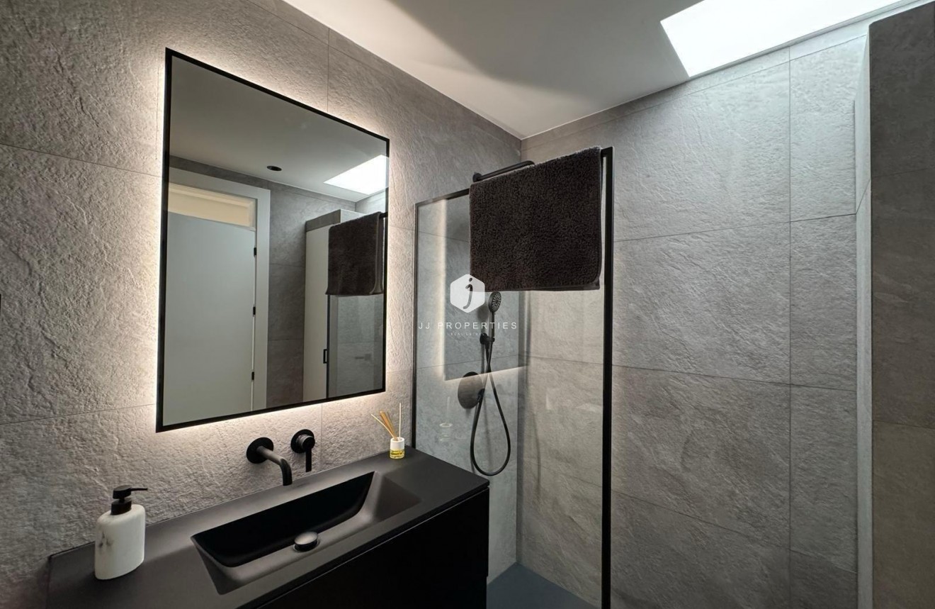 Resale - Villa -
Orihuela Costa - Altos De Campoamor