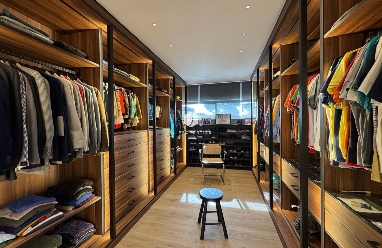 Resale - Villa -
Orihuela Costa - Altos De Campoamor