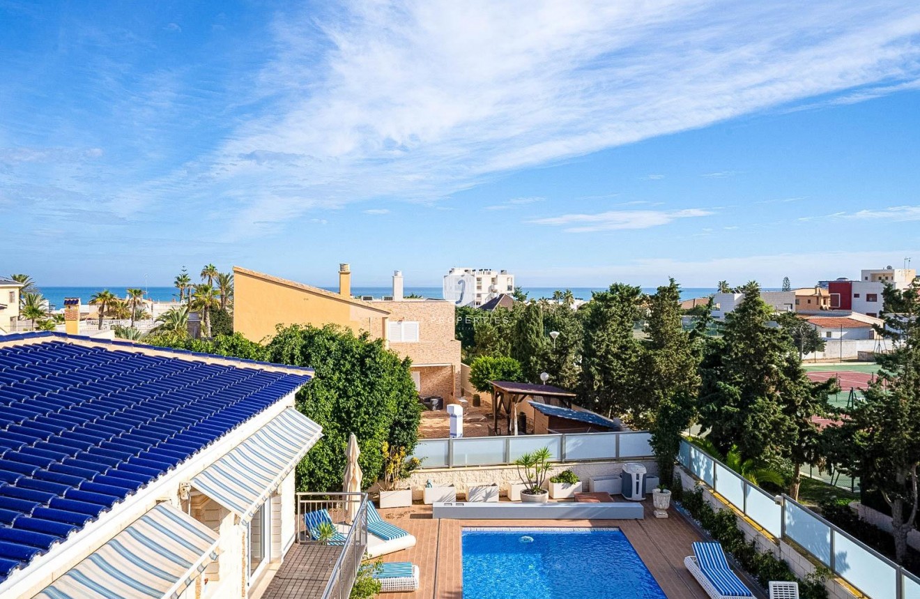 Resale - Villa -
Torrevieja - Torre la mata