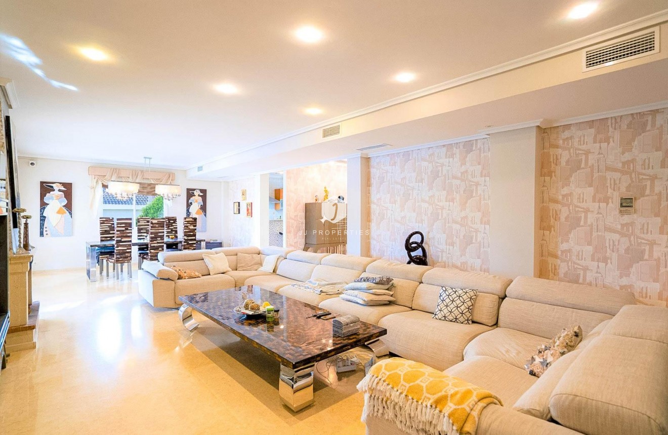 Resale - Villa -
Torrevieja - Torre la mata