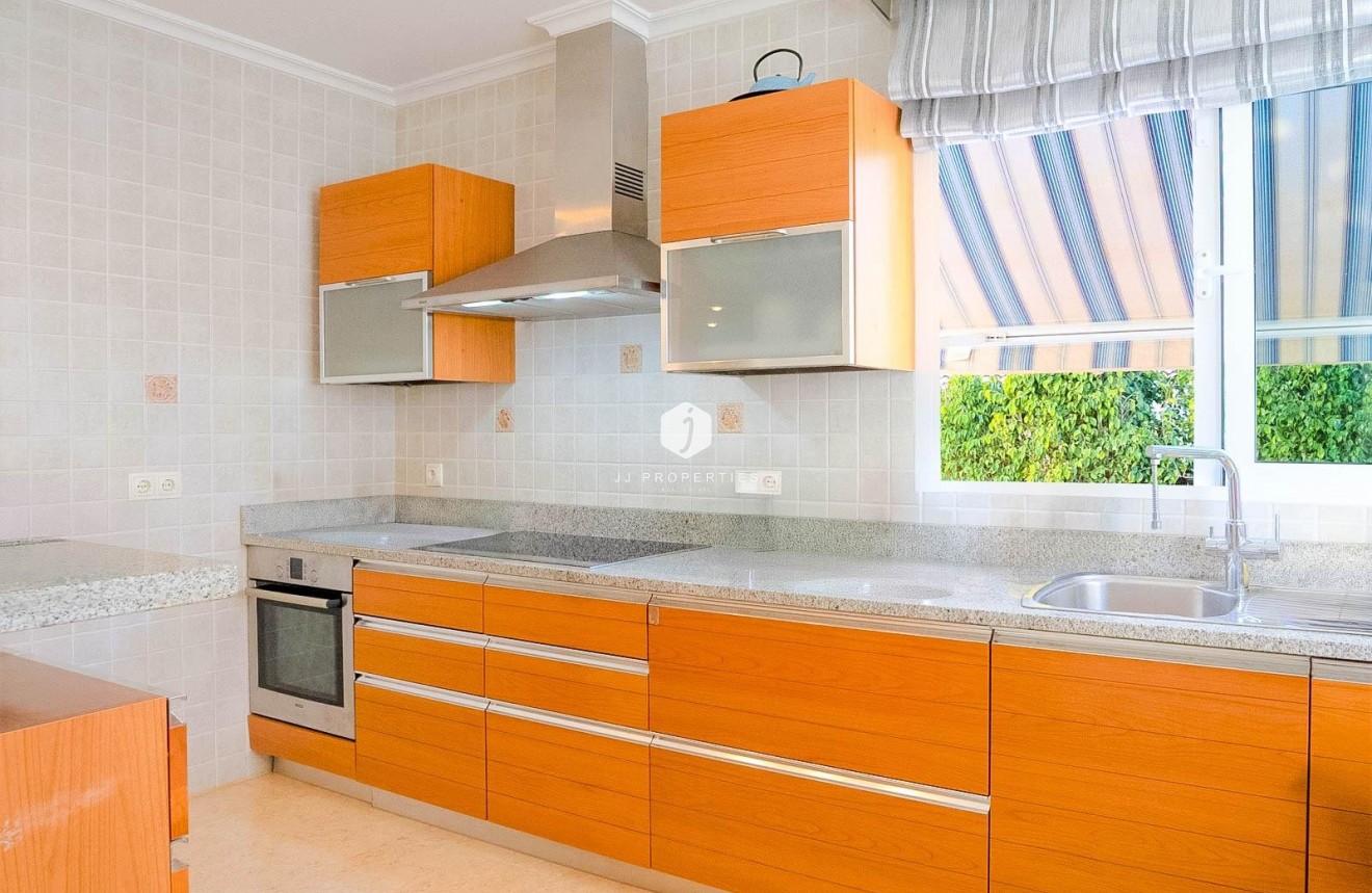 Resale - Villa -
Torrevieja - Torre la mata