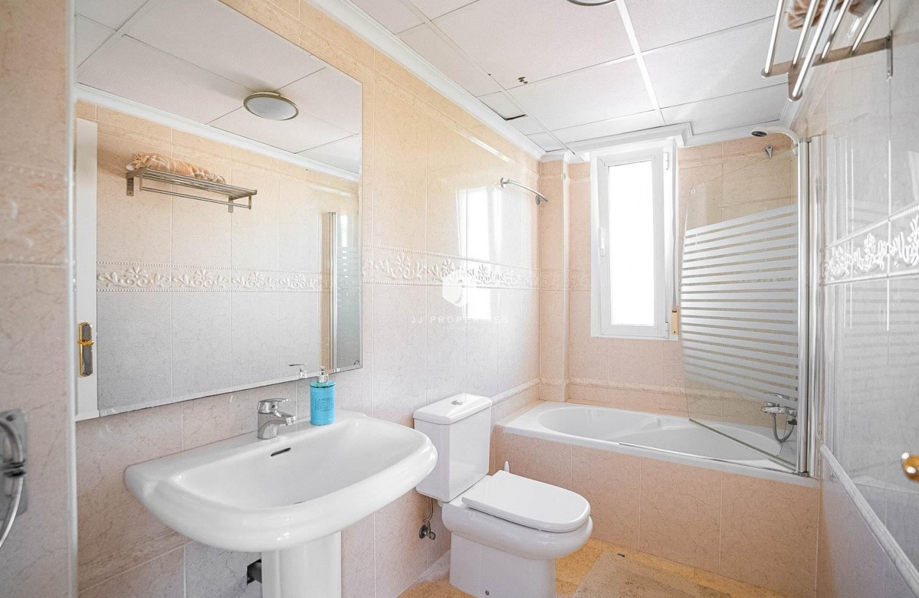 Resale - Villa -
Torrevieja - Torre la mata