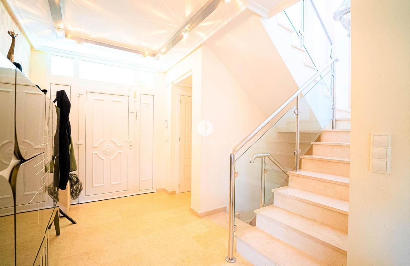 Resale - Villa -
Torrevieja - Torre la mata