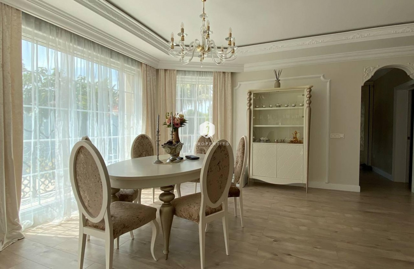 Resale - Villa -
Benijofar - Ciudad Quesada