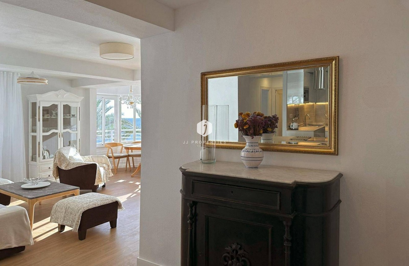 Resale - Apartment / flat -
Torrevieja - Centro