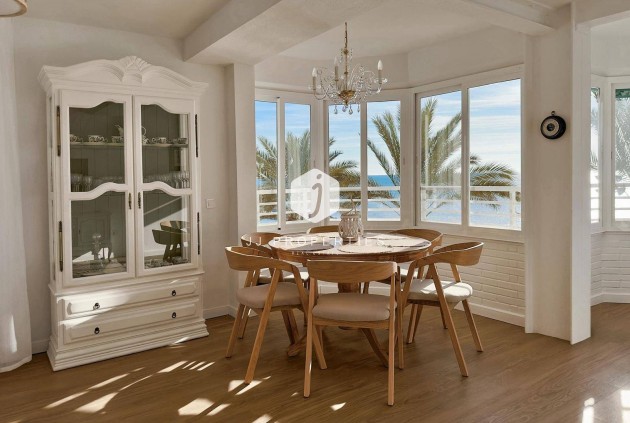 Resale - Apartment / flat -
Torrevieja - Centro