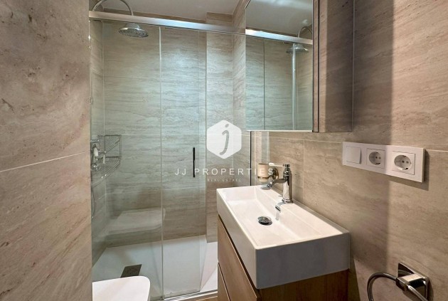 Resale - Apartment / flat -
Torrevieja - Centro