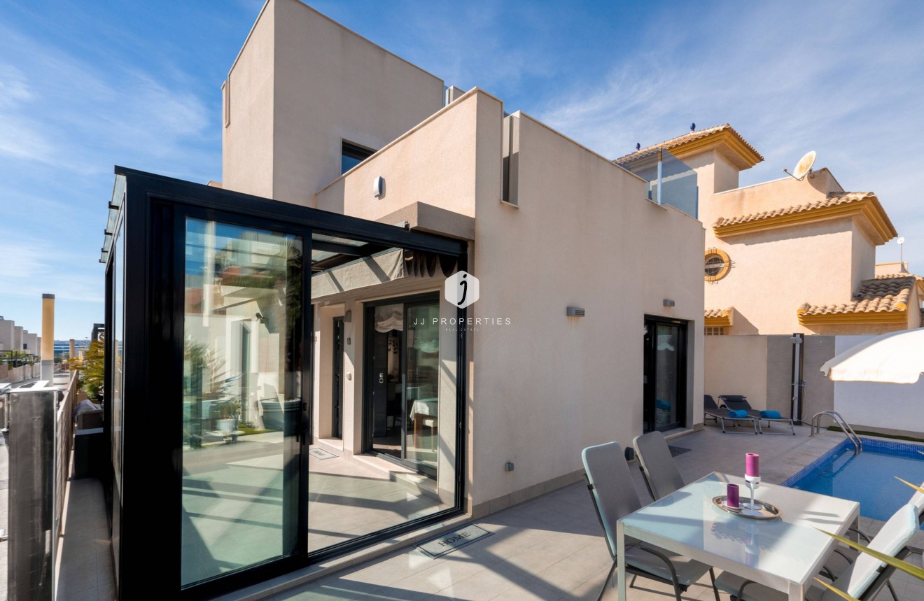 D'occasion - Villa -
Torrevieja - Aguas Nuevas 2