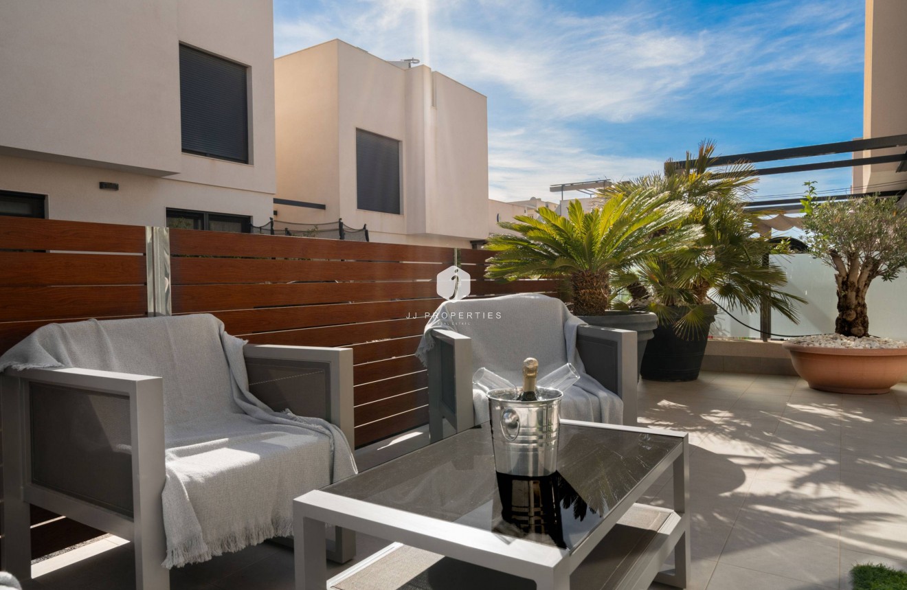 D'occasion - Villa -
Torrevieja - Aguas Nuevas 2