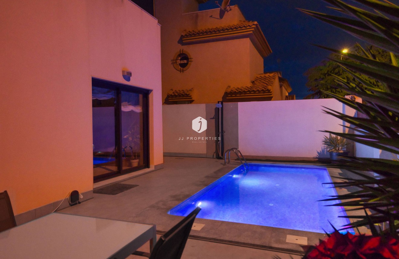 D'occasion - Villa -
Torrevieja - Aguas Nuevas 2