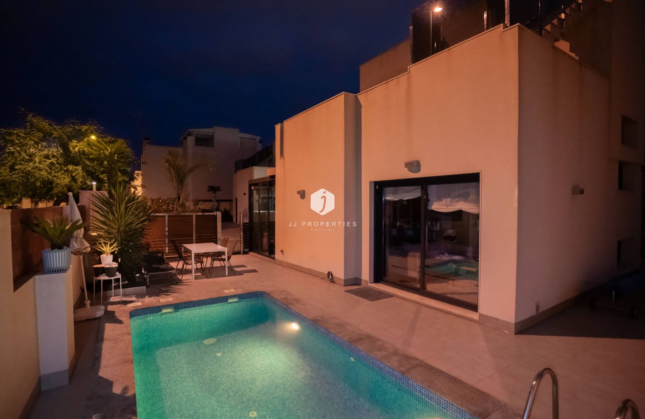 D'occasion - Villa -
Torrevieja - Aguas Nuevas 2