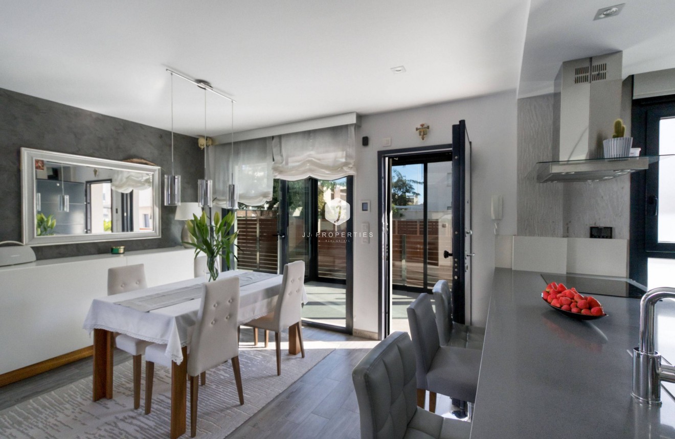 D'occasion - Villa -
Torrevieja - Aguas Nuevas 2