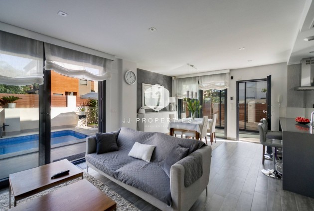 D'occasion - Villa -
Torrevieja - Aguas Nuevas 2