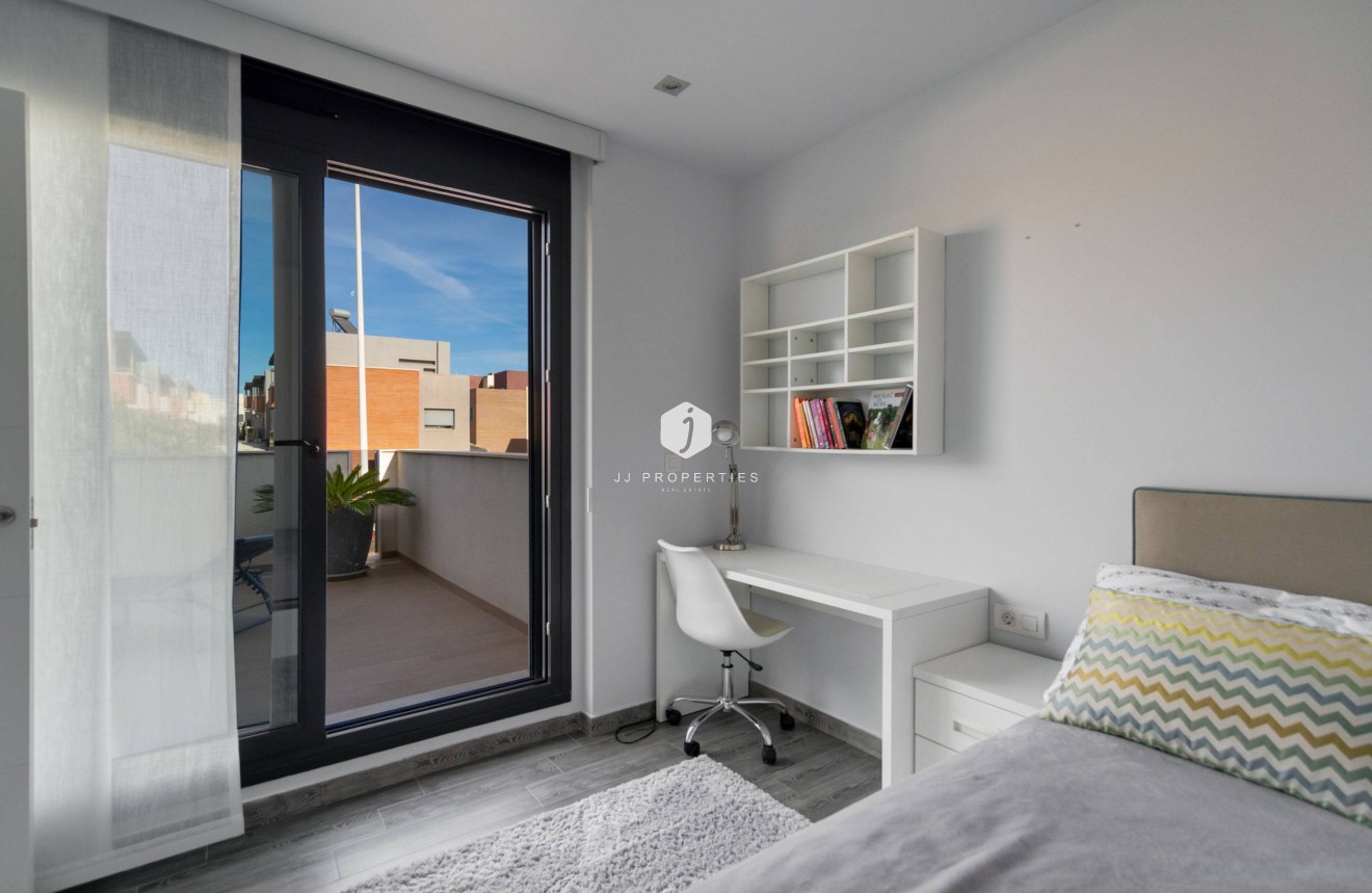 D'occasion - Villa -
Torrevieja - Aguas Nuevas 2