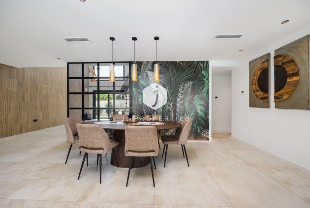 Resale - Villa -
Torrevieja - Costa Blanca