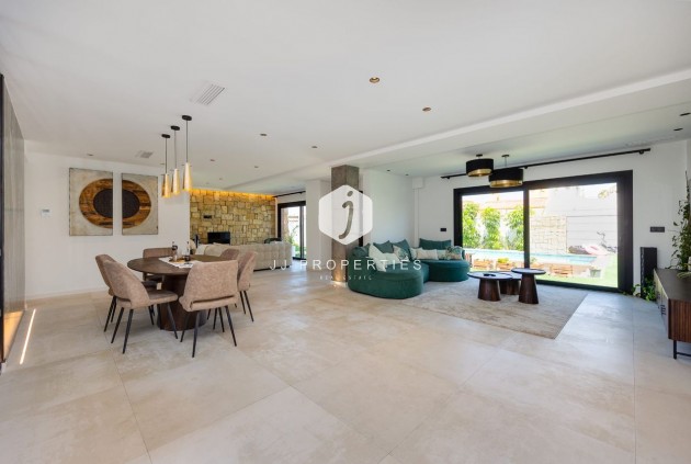 Resale - Villa -
Torrevieja - Costa Blanca