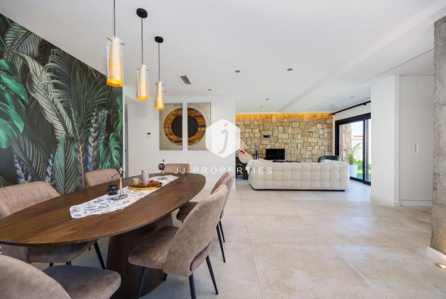 Resale - Villa -
Torrevieja - Costa Blanca