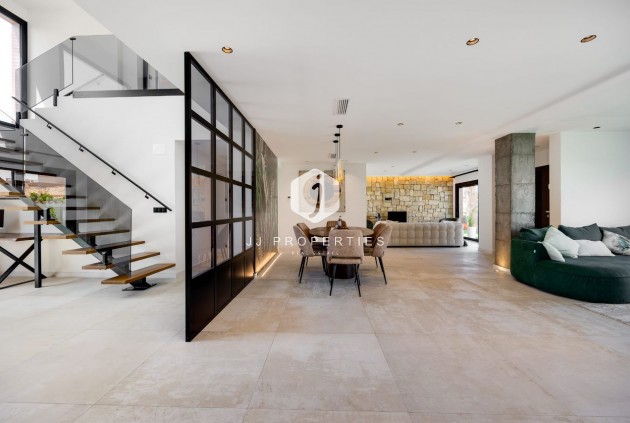 Resale - Villa -
Torrevieja - Costa Blanca