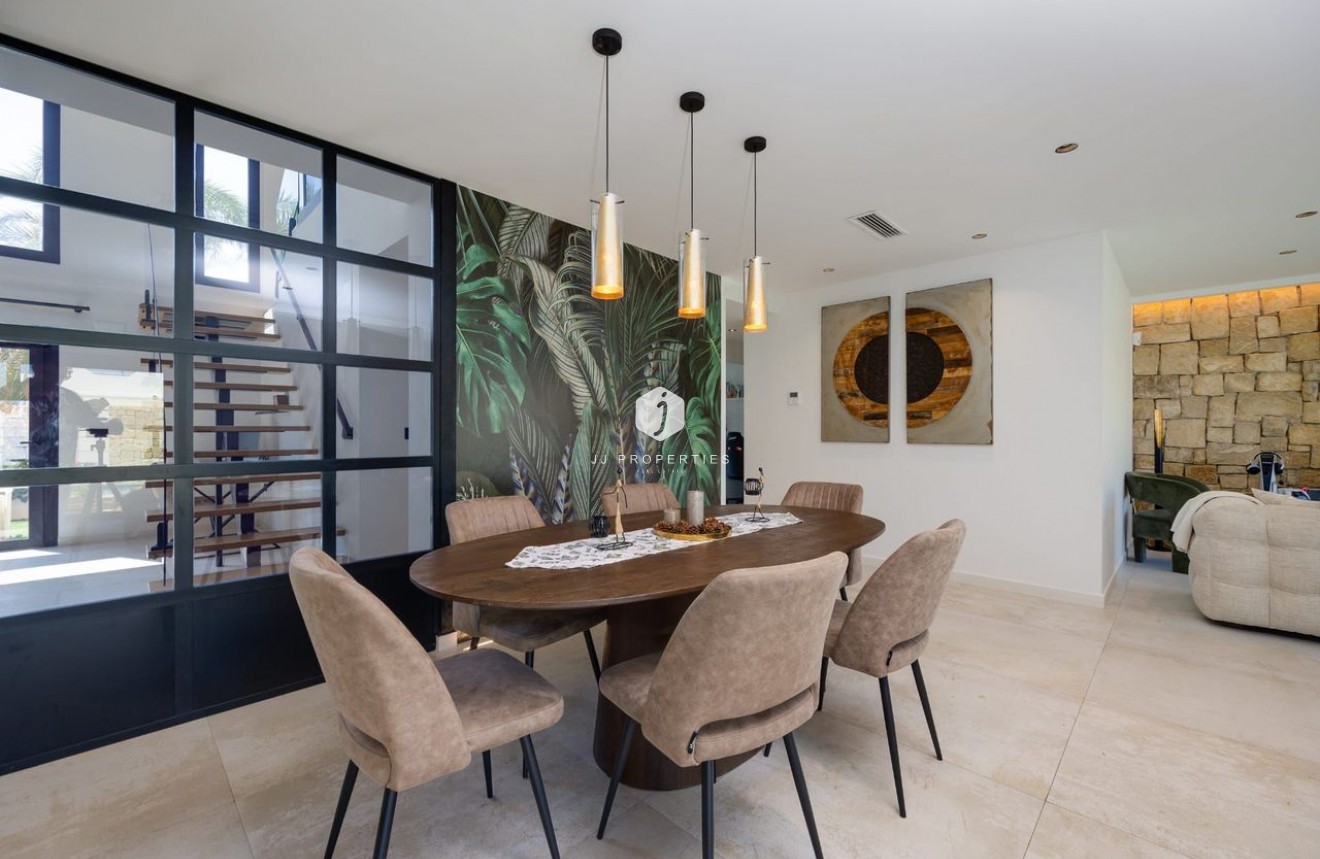 Resale - Villa -
Torrevieja - Costa Blanca