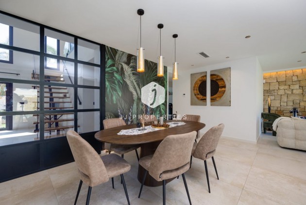 Resale - Villa -
Torrevieja - Costa Blanca