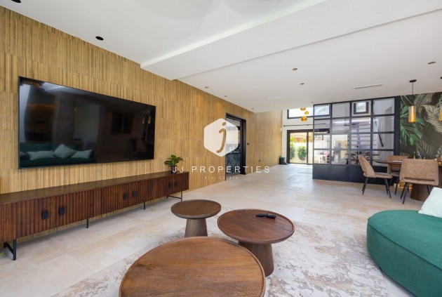 Resale - Villa -
Torrevieja - Costa Blanca