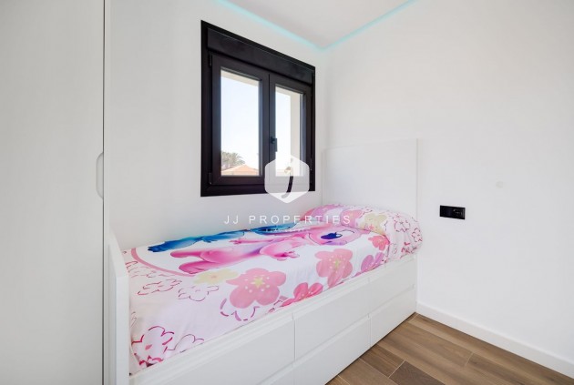 Resale - Villa -
Torrevieja - Costa Blanca