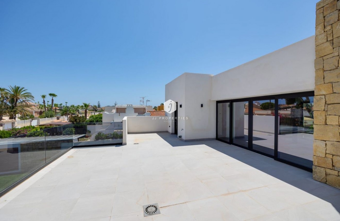 Resale - Villa -
Torrevieja - Costa Blanca
