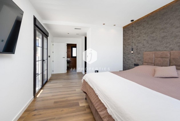 Resale - Villa -
Torrevieja - Costa Blanca