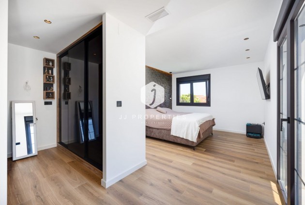 Resale - Villa -
Torrevieja - Costa Blanca