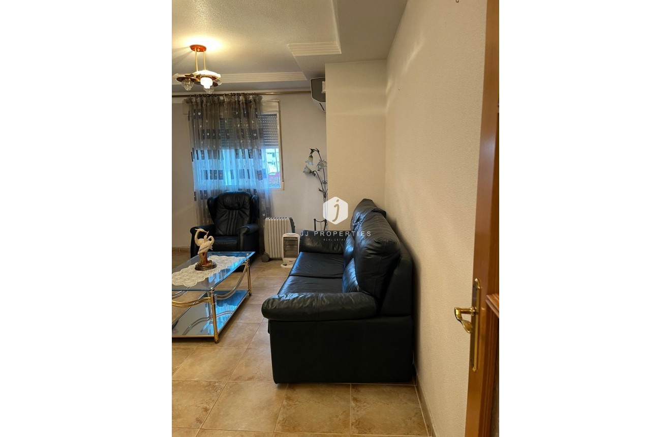 Resale - Apartment / flat -
Almoradí - Centro Urbano 2