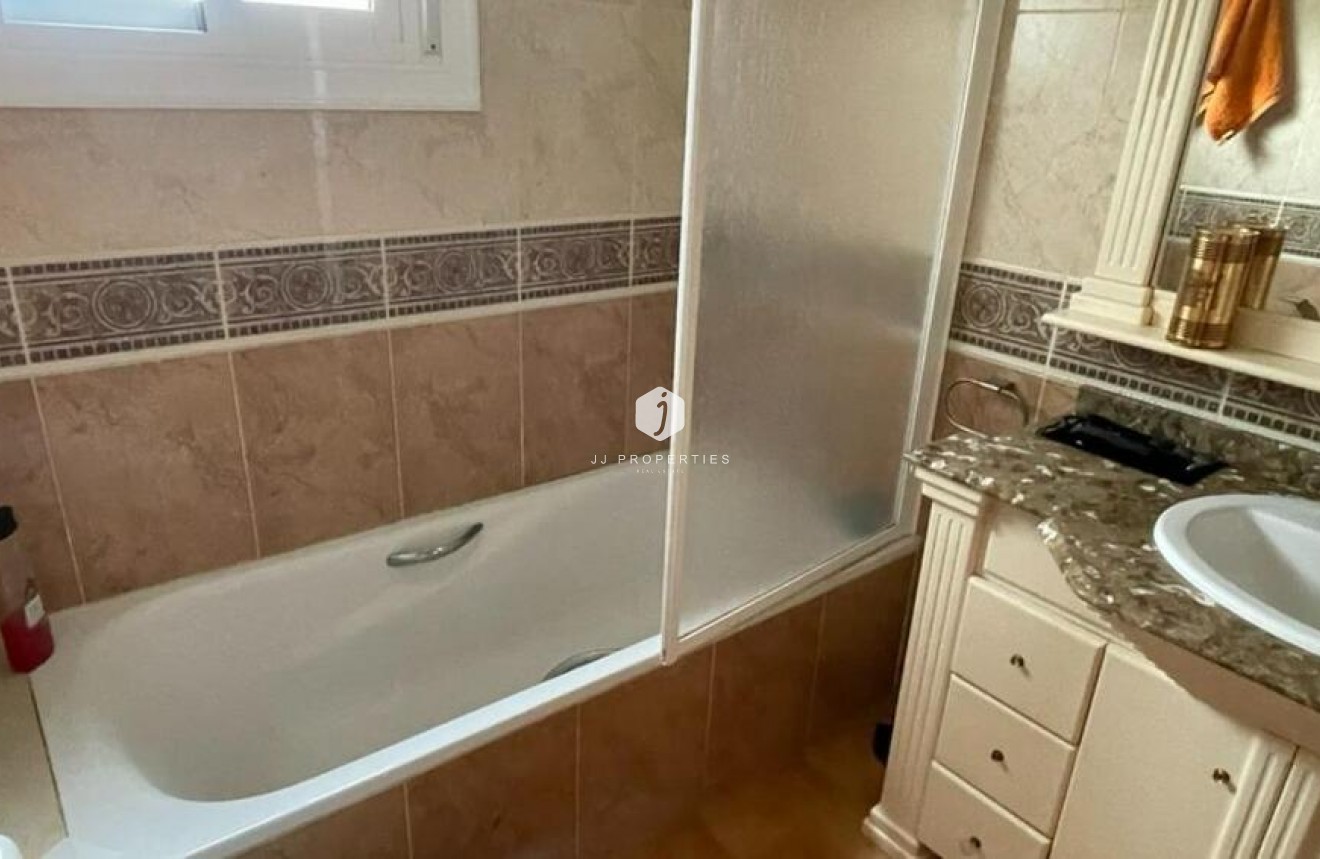 Z drugiej ręki - Villa -
Daya Vieja - Costa Blanca