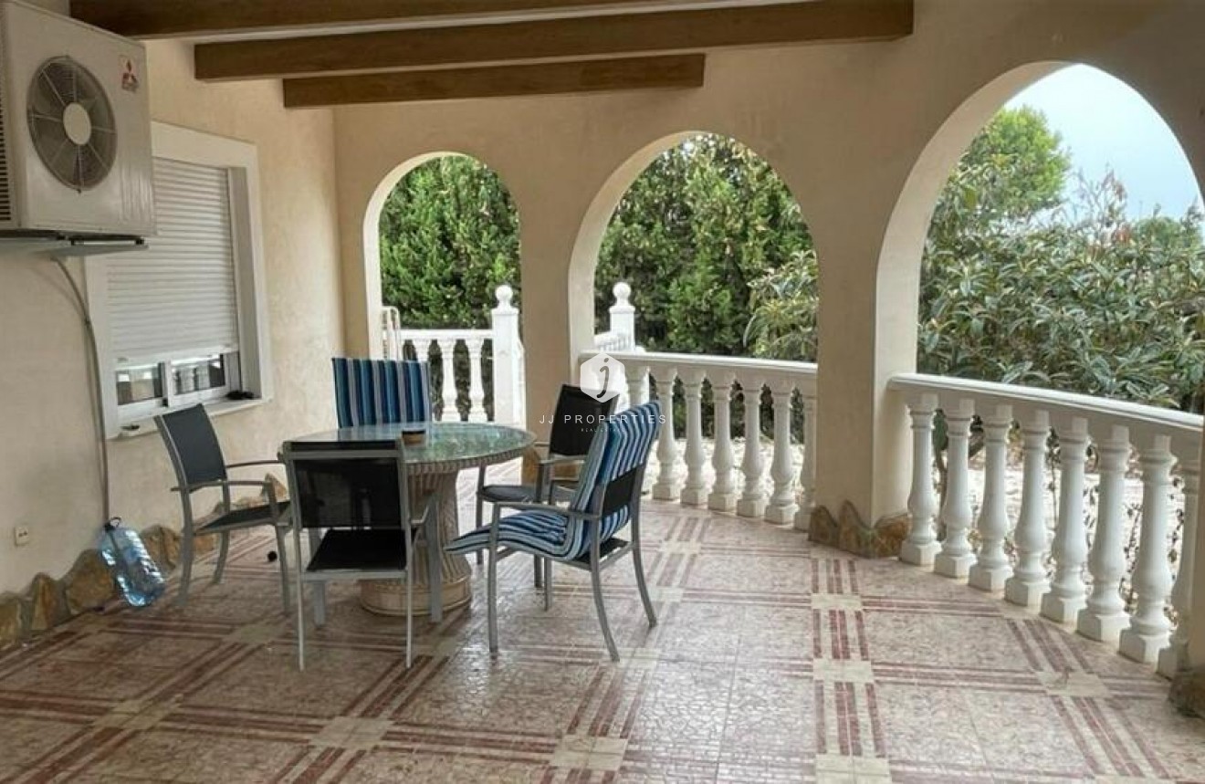 Z drugiej ręki - Villa -
Daya Vieja - Costa Blanca