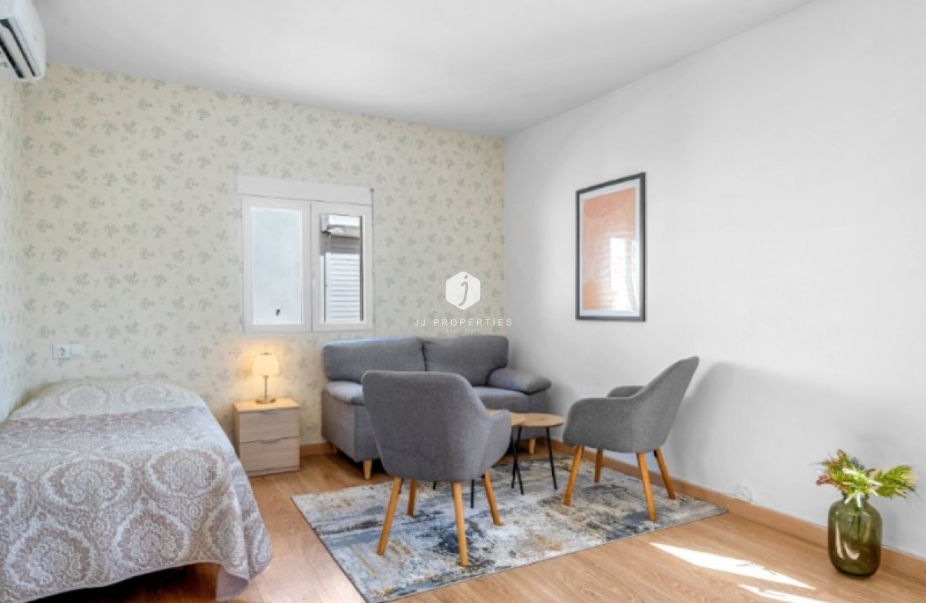 Aus zweiter Hand - Villa -
Rojales - Inland