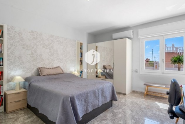 Aus zweiter Hand - Villa -
Rojales - Inland