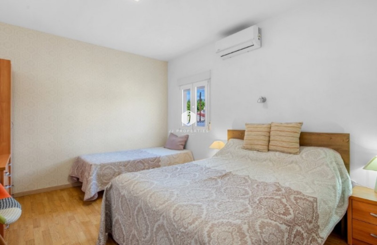 Aus zweiter Hand - Villa -
Rojales - Inland