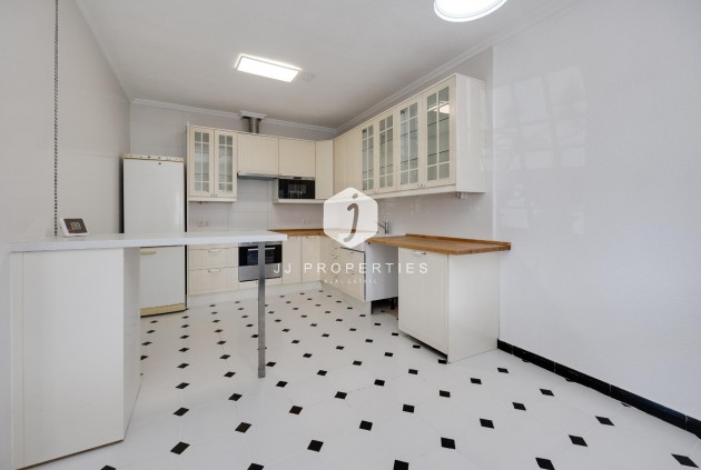 Z drugiej ręki - Szalet -
Torrevieja - La Siesta - El Salado - Torreta