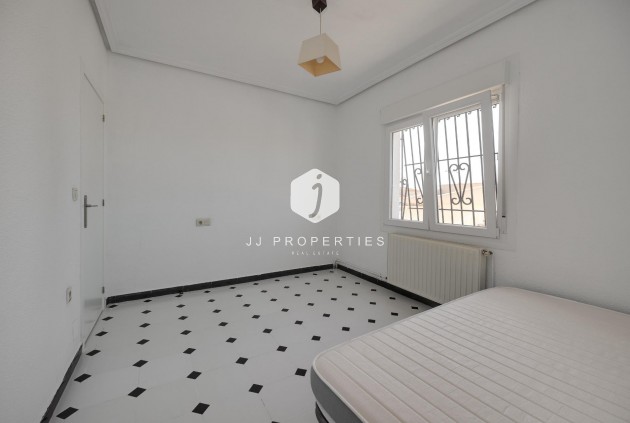 Z drugiej ręki - Szalet -
Torrevieja - La Siesta - El Salado - Torreta