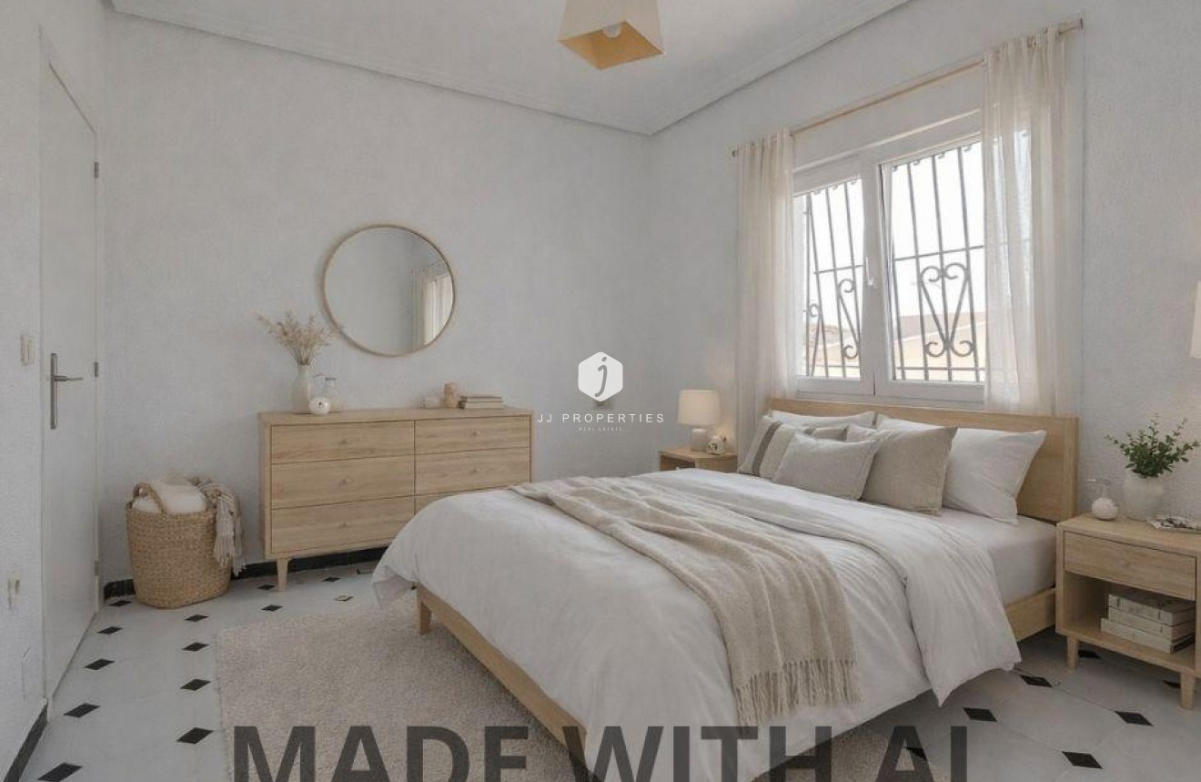 Z drugiej ręki - Szalet -
Torrevieja - La Siesta - El Salado - Torreta