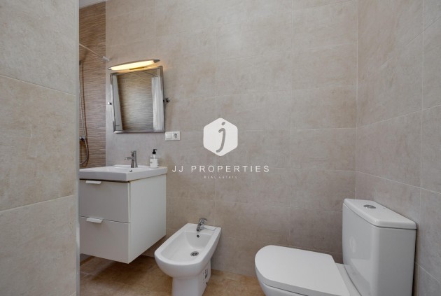 Z drugiej ręki - Szalet -
Torrevieja - La Siesta - El Salado - Torreta