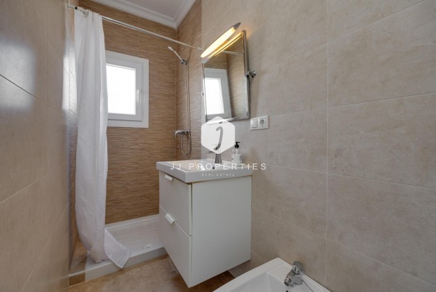 Z drugiej ręki - Szalet -
Torrevieja - La Siesta - El Salado - Torreta