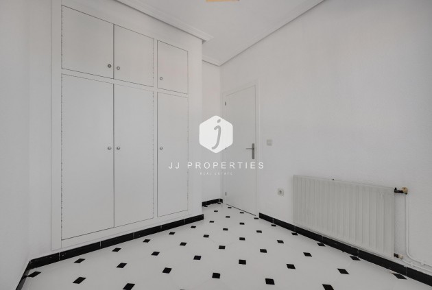 Z drugiej ręki - Szalet -
Torrevieja - La Siesta - El Salado - Torreta