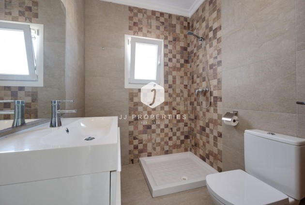 Z drugiej ręki - Szalet -
Torrevieja - La Siesta - El Salado - Torreta