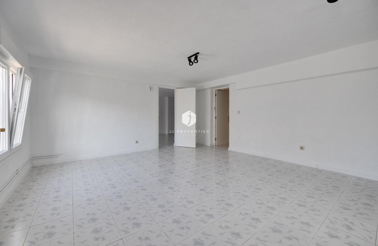 Z drugiej ręki - Szalet -
Torrevieja - La Siesta - El Salado - Torreta