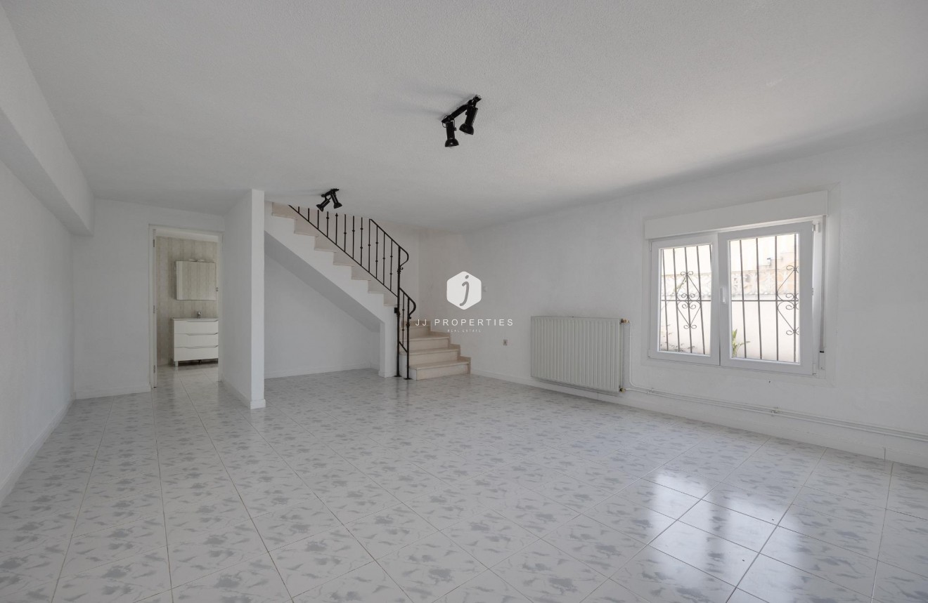 Z drugiej ręki - Szalet -
Torrevieja - La Siesta - El Salado - Torreta