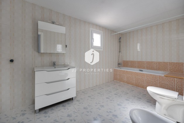 Z drugiej ręki - Szalet -
Torrevieja - La Siesta - El Salado - Torreta