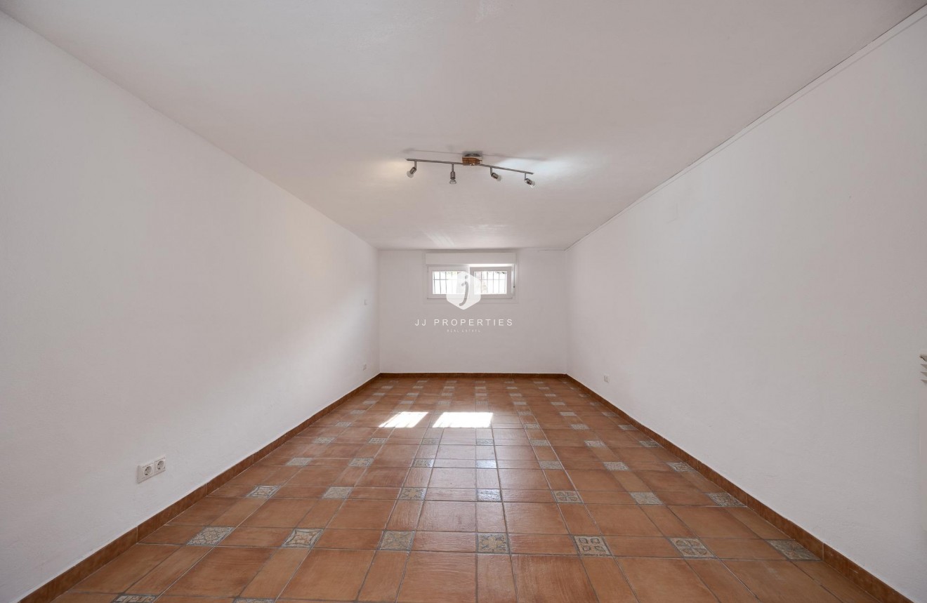 Z drugiej ręki - Szalet -
Torrevieja - La Siesta - El Salado - Torreta