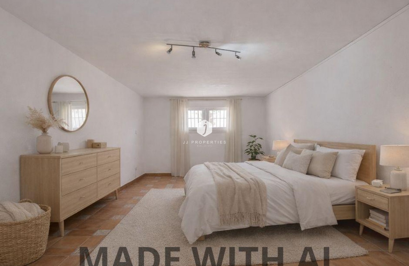 Z drugiej ręki - Szalet -
Torrevieja - La Siesta - El Salado - Torreta